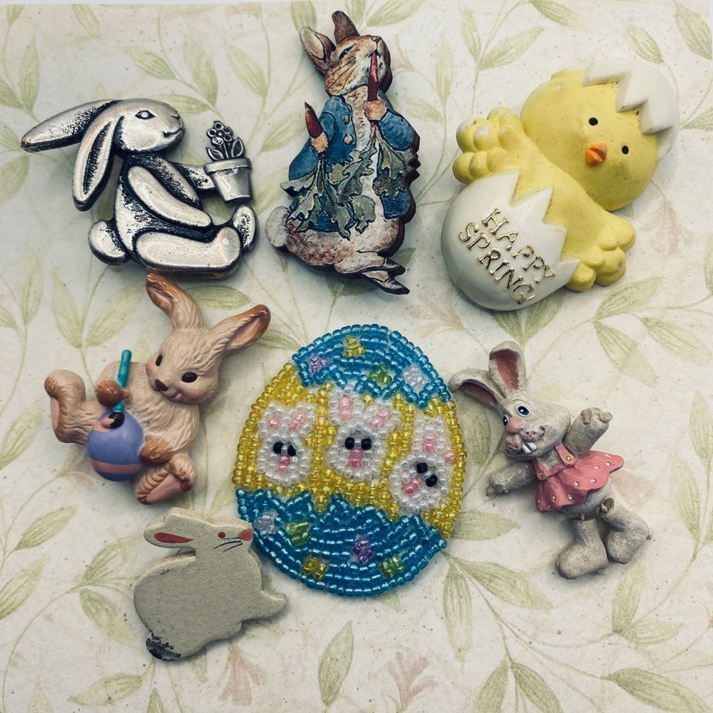 Chicks & Bunnies Brooch Bundle Of 7 Vintage Bead Hallmark Hong Kong Wood Metal